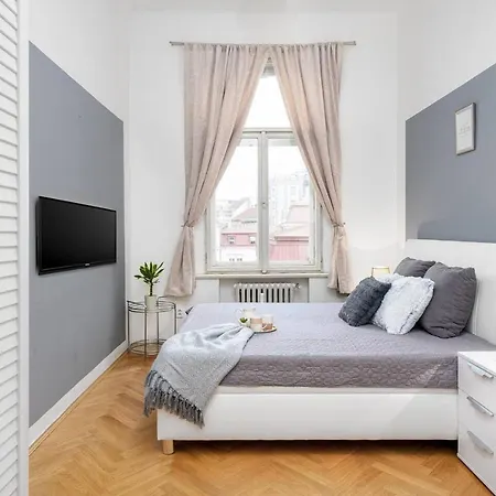 Luxury 3kk W/2kingbeds 65”tv,next Wenceslas Sq