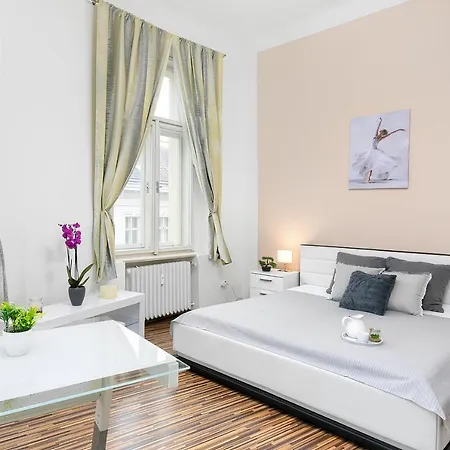 Appartement Luxury 3kk W/2kingbeds 65”tv,next Wenceslas Sq *